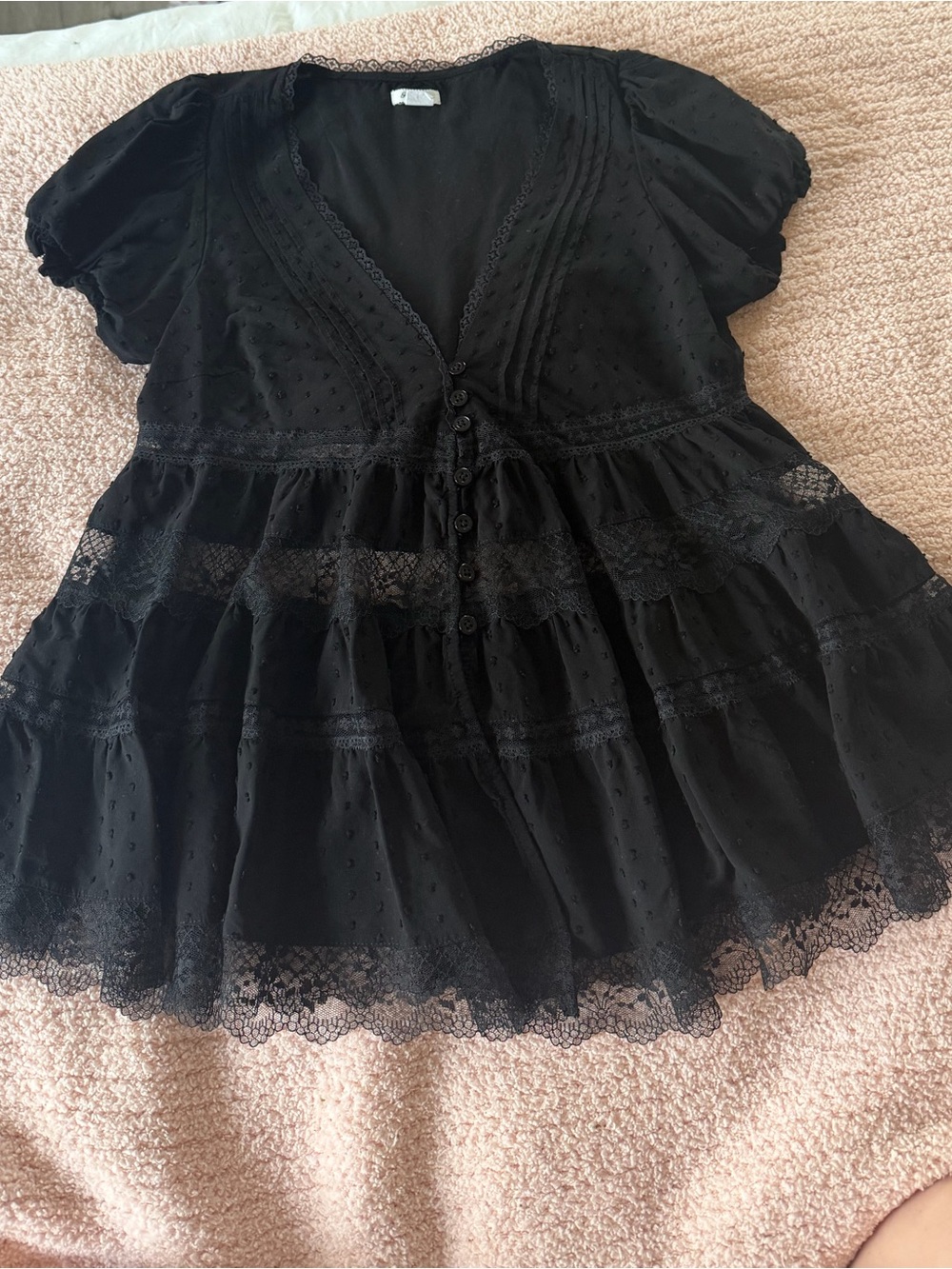 Kimchi Blue UO Black Lace-Trim V-Neck Top